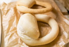 Кафе калач карась тобольск. Тобольский калач. Тобольск калачи. Тобольск калач. Калач карась тобольск.