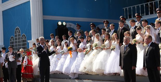 Городская свадьба. Фото с сайта ekburg.ru