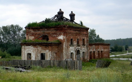 Заброшенная церковь в селе Походилова. Фото с сайта urban3p.ru