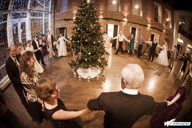 старый новый год в екатеринбурге. елка на курантах магнитогорск 2022. новогодняя ночь 2000. екатеринбург 2000 год. старый новый год в екатеринбурге.