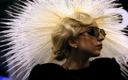 Lady Gaga. ���� � ����� popcornnews.ru