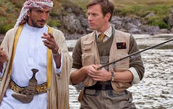 Юэн Макгрегор в роли ученого Альфреда Джонса и Амр Вакид в роли шейха. Кадр из фильма «Рыба моей мечты»