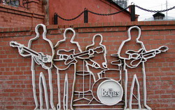 Памятник группе The Beatles. Фото с сайта www.news.mnl.ru